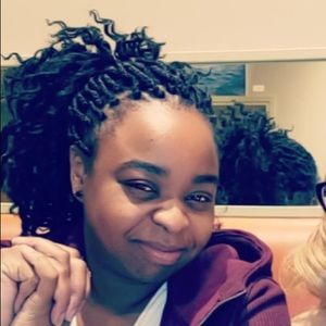 Meet your Posher, Mone